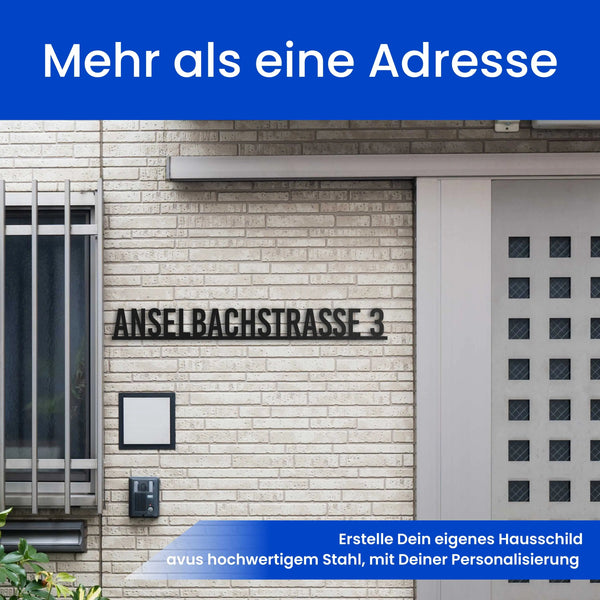 Straßenschild mit Hausnummer auf einer Linie - Straßenschild